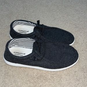 DAYFIVE MENS SLIP ON SHOES SIZE 13 MEMORY FOAM NO TIE GRAY BLACK WHITE